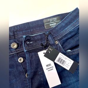 Mens NWT Diesel Buster Jeans. Blue Denim size W33-L32